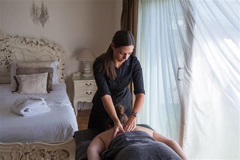 Intimate massage Escort Donaustadt